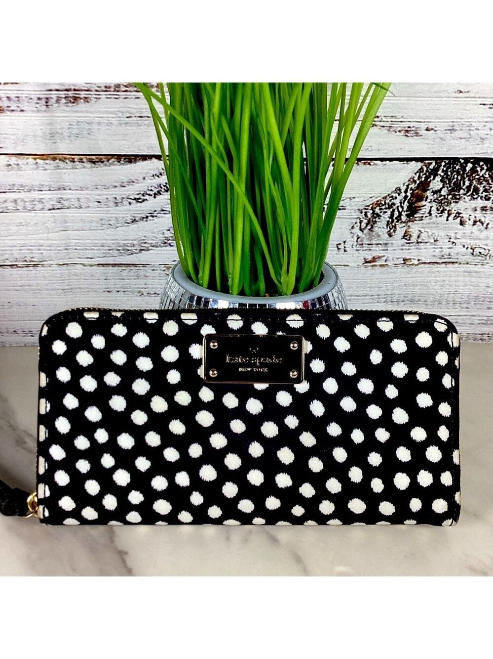 Kate Spade Black and White Polka‎ Dot wallet guc